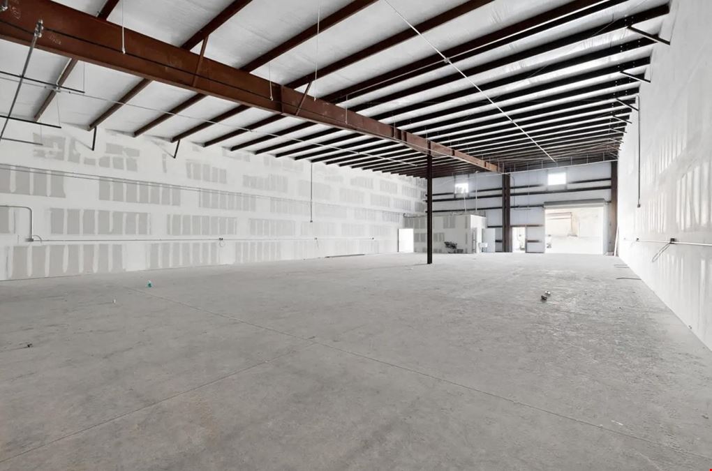 New Build Warehouse Suites Next to Airport & i-25