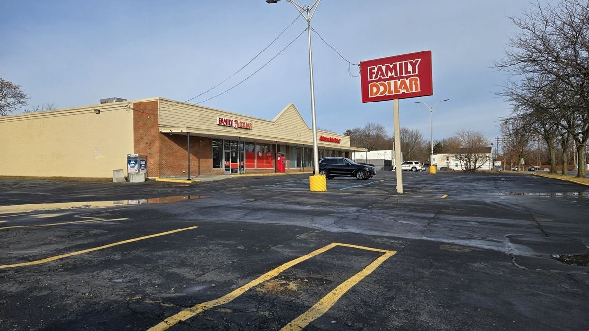 Family Dollar Plaza