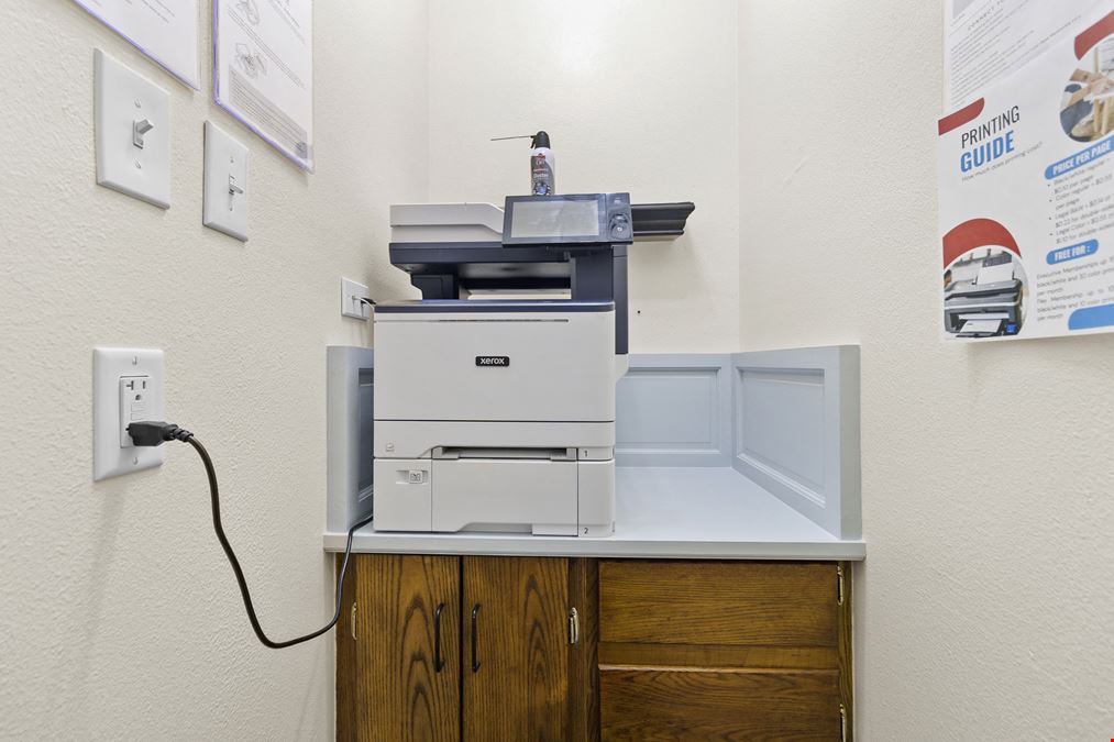 Versatile Mid-Century Office with Suites & Courtyard – Near Midtown & Texas A&M