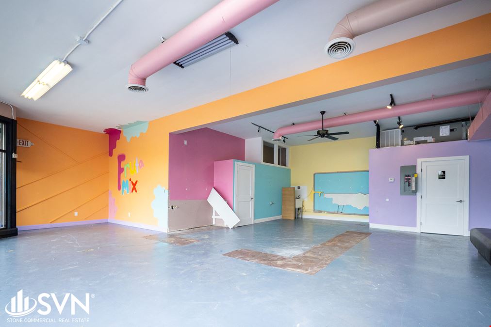 1,100 SF Retail Space For Lease