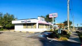 Former Baskin Robins - For Lease