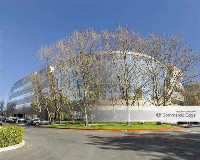 Plaza San Ramon - 2000 Crow Canyon Place
