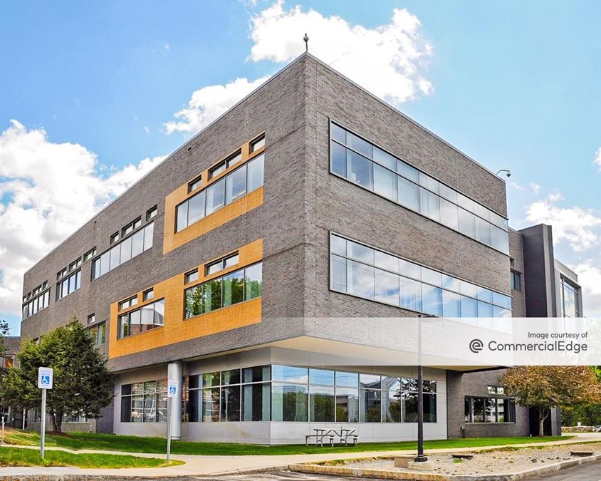 Hobbs Brook Office Park - 610 Lincoln Street South