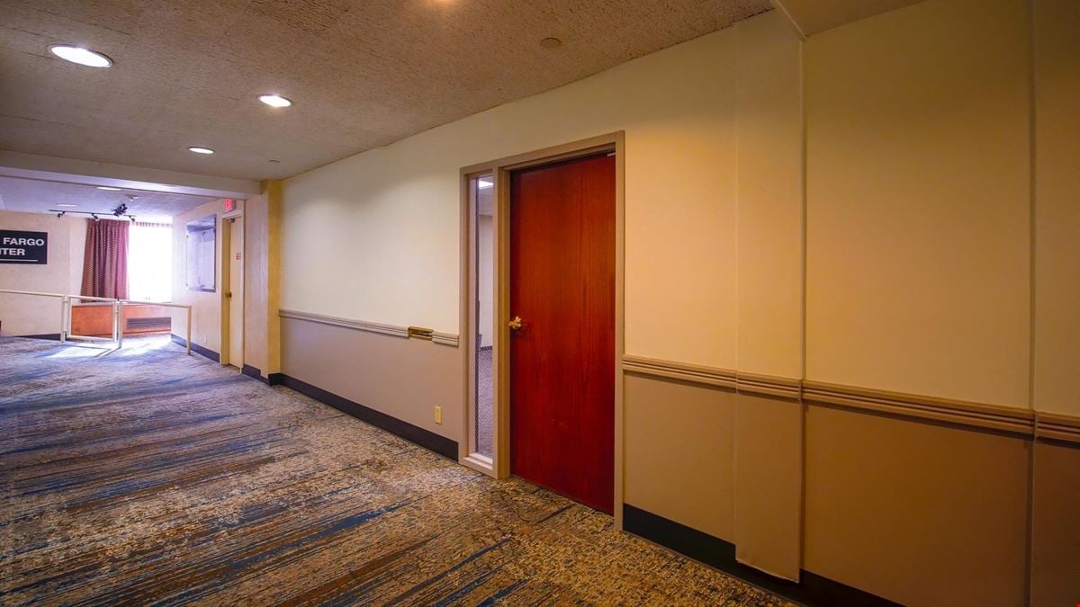 Premier Skyway-Connected Office 