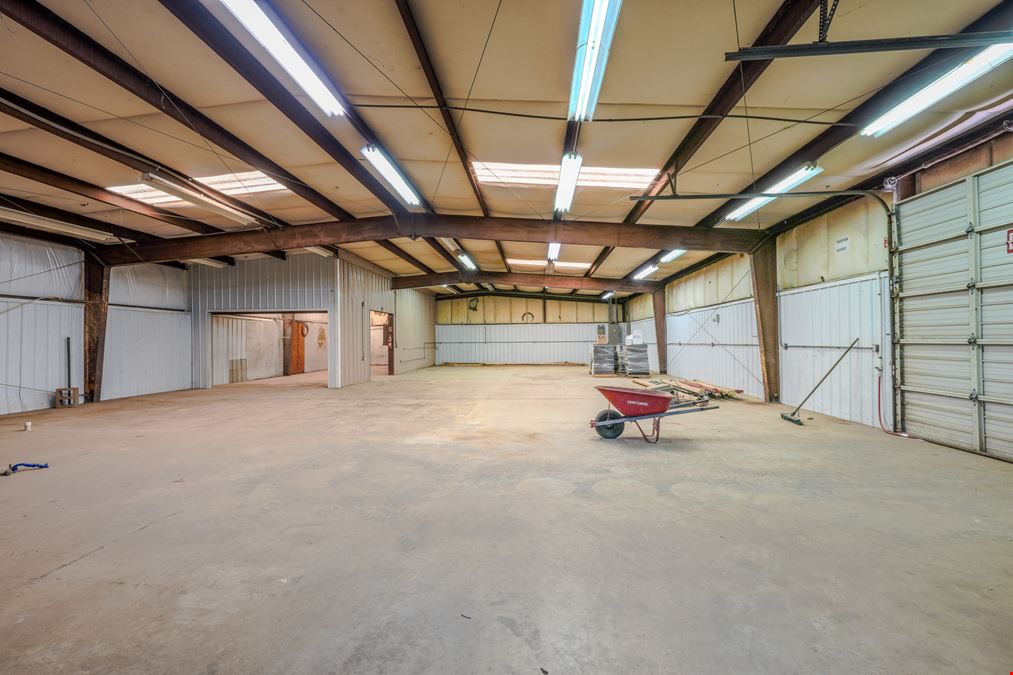 Industrial Space off of Hwy 43 | 5,100± SF