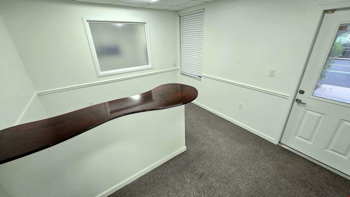 Perfect Downtown Medical office or Retail Use!