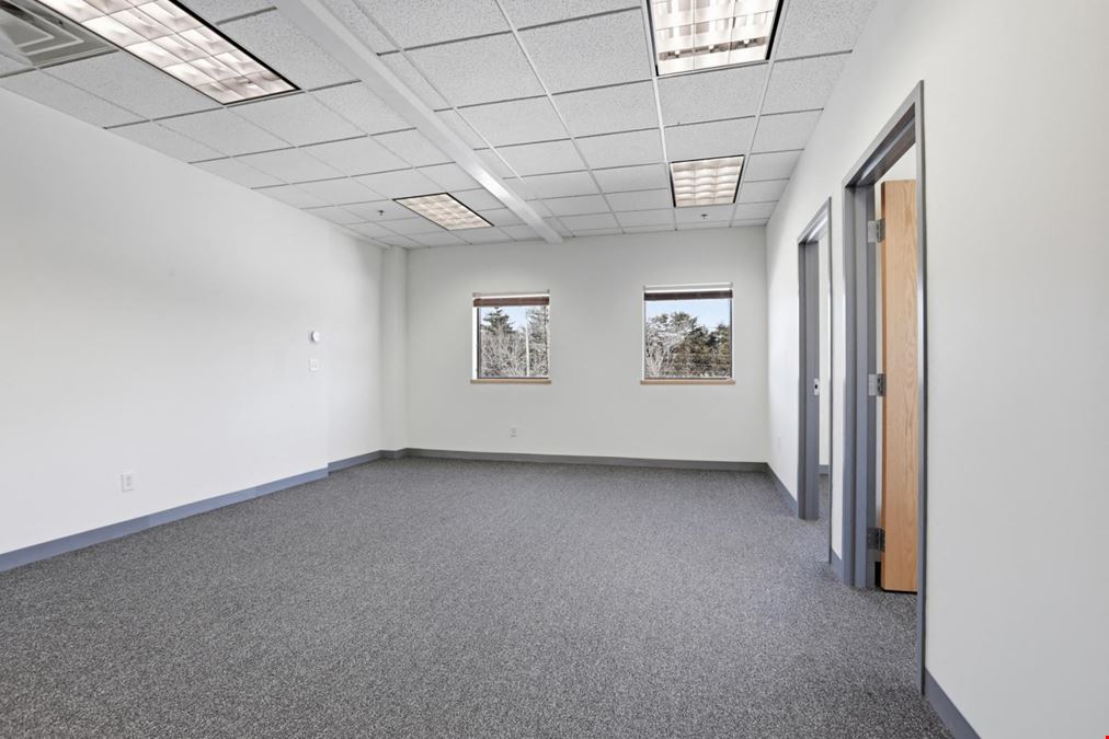 3,700sf Professional Office Suite for Lease in Rowley, MA