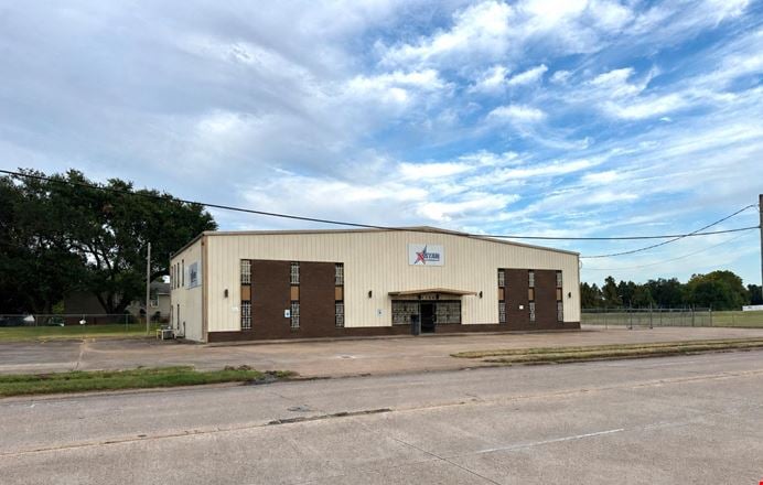 Preview of Industrial space for Rent at 1780 Grimmett Dr