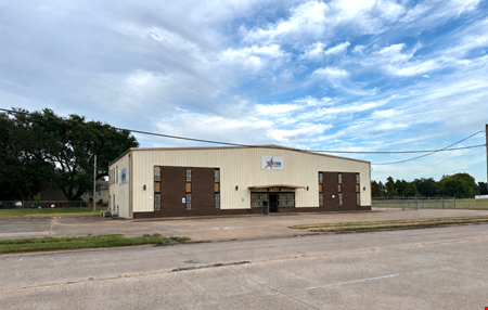Preview of Industrial space for Rent at 1780 Grimmett Dr