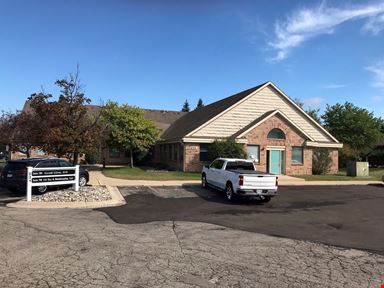 231 W Lake Lansing Rd