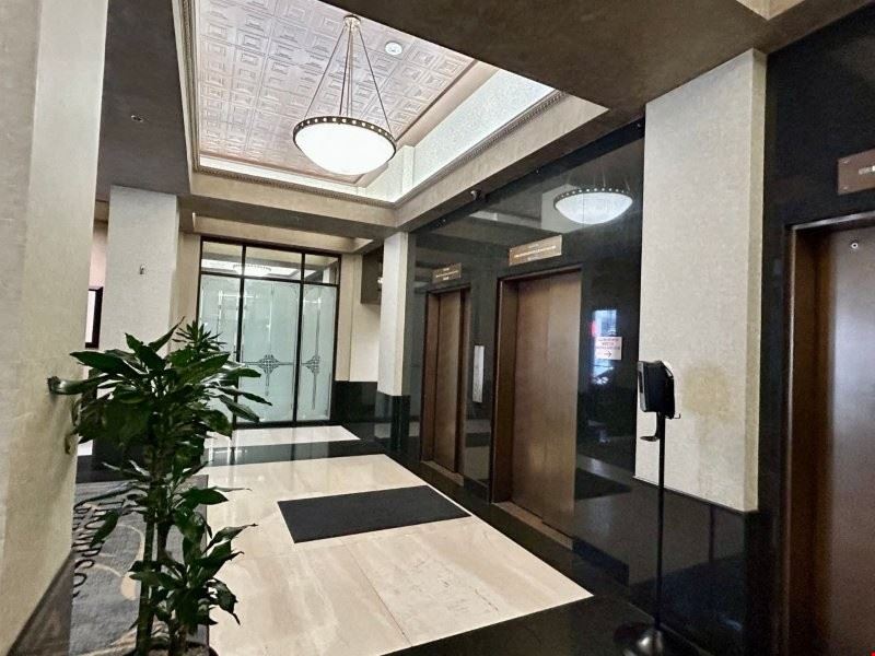 20 E 5th St - Thompson Building - Office