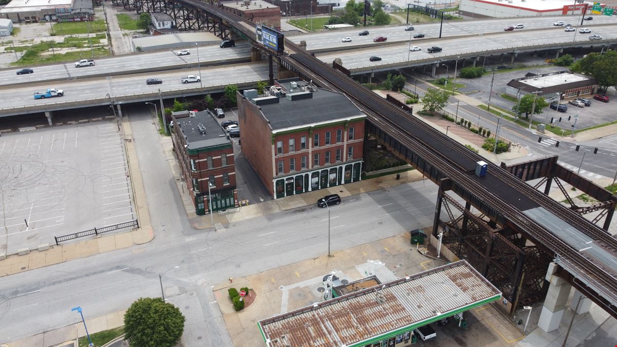 900 Block of S 4th St.