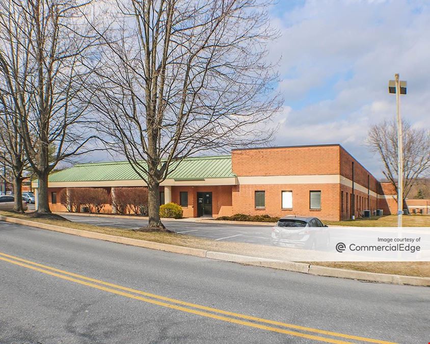 Oaklands Corporate Center - 479 Thomas Jones Way