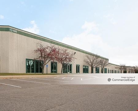 Preview of commercial space at 980 Lone Oak Road