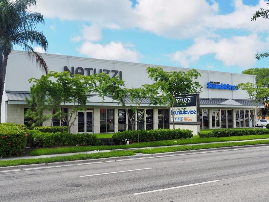 Pinecrest Retail