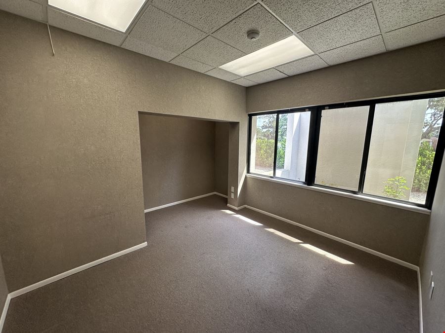 3135 Southgate Circle Sarasota, FL 34239