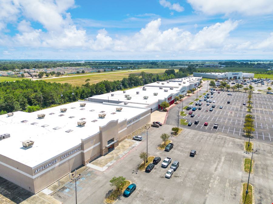 54,375 SF Big Box Retail with Dock-Highs in Power Center