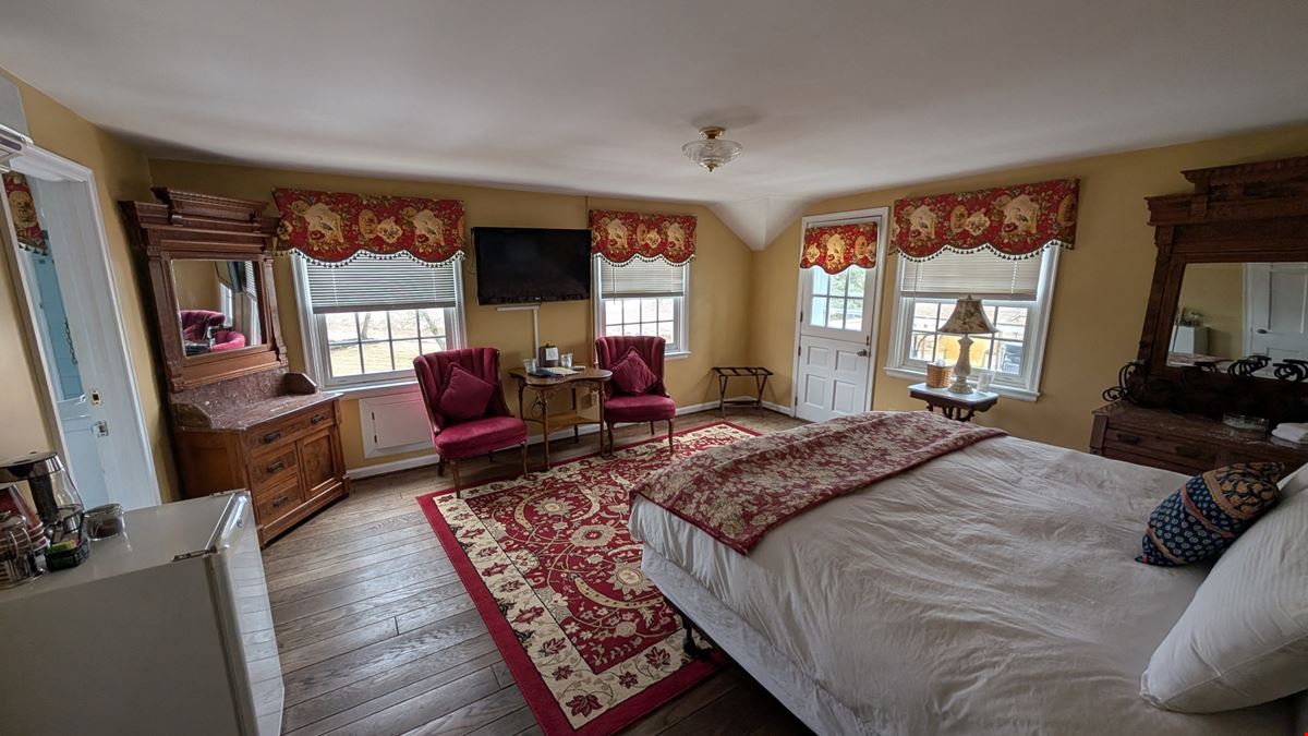 HideAway B&B Inn, LLC