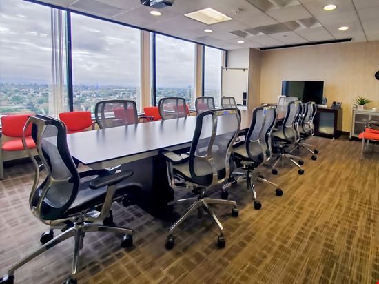 Regus - Orange - Executive Tower