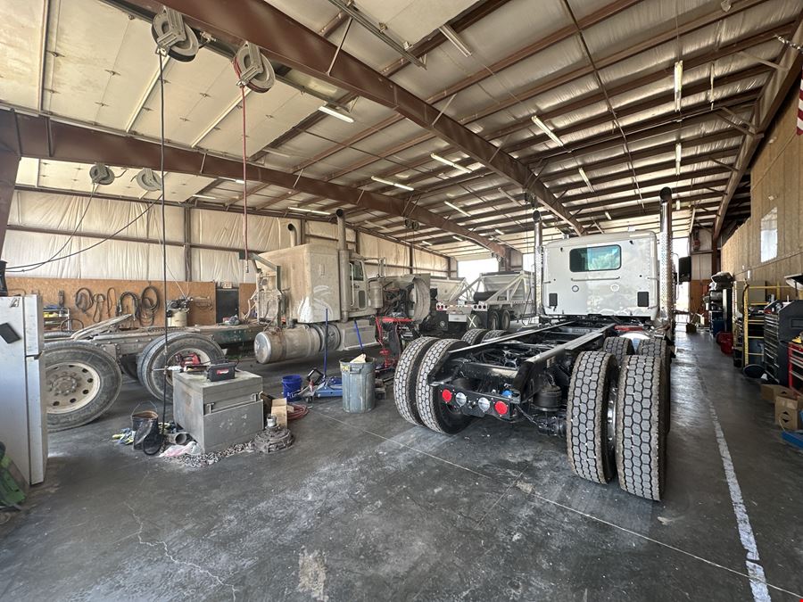 Industrial Facility w/Wash-Bay & Housing