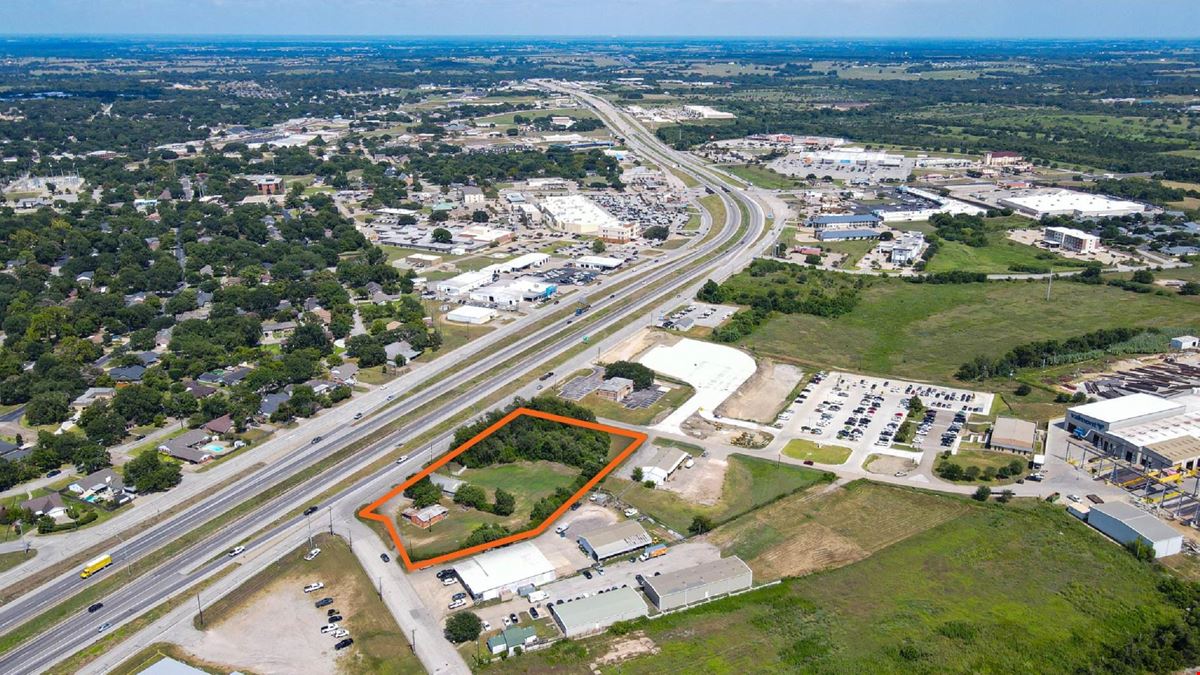 1083 Highway 290