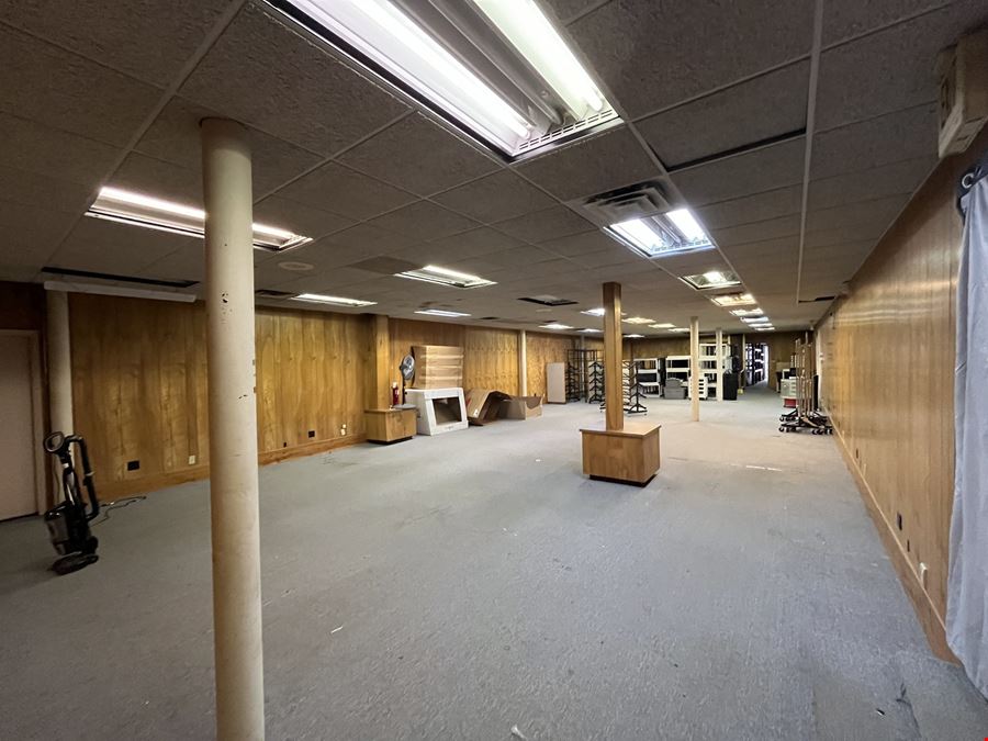 7105 Kennedy Ave