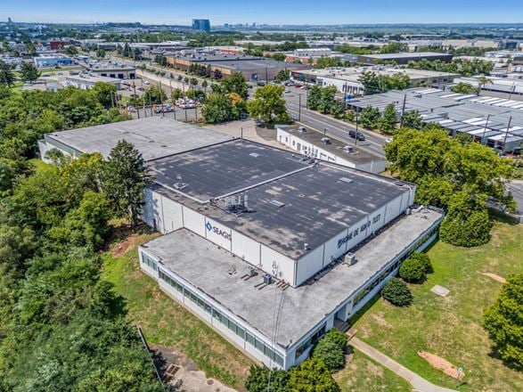 Preview of Industrial space for Rent at 400-430 County Avenue