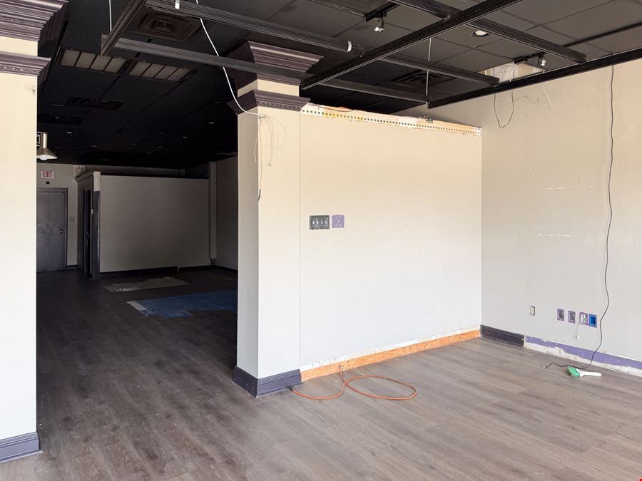 Retail Suites at the Oak Grove Plaza