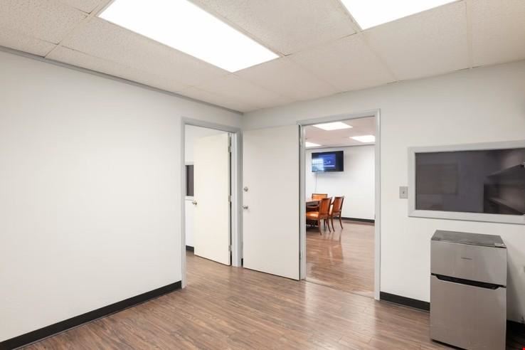 Freestanding Office/Warehouse Building