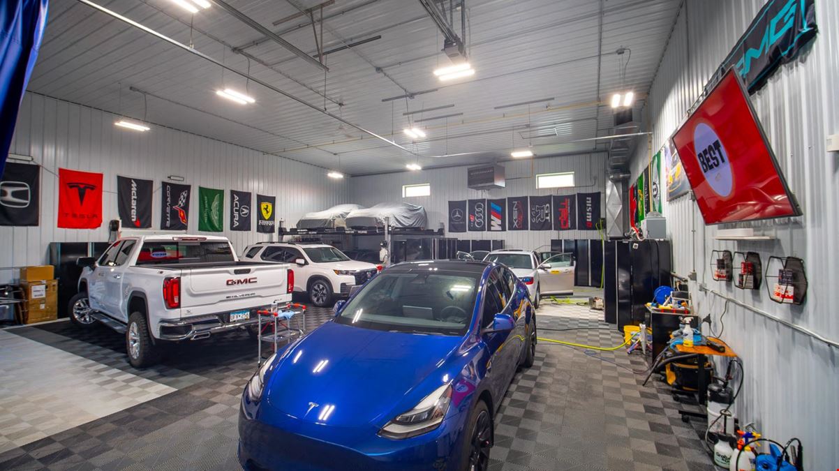 Premier Warehouse near Airport - Like New Condition 