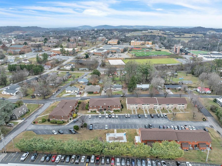 Maplecrest Square Apartments