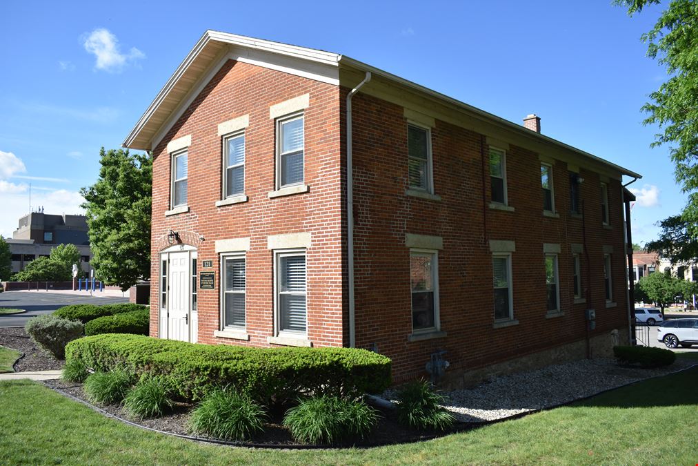 121 N Parker Dr