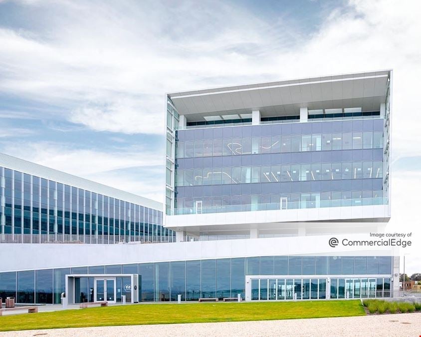 Genesis Marina - 3500 Marina Blvd
