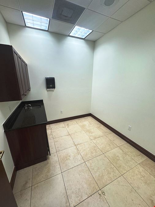 2,000 SF Medical / Professional Condo Space
