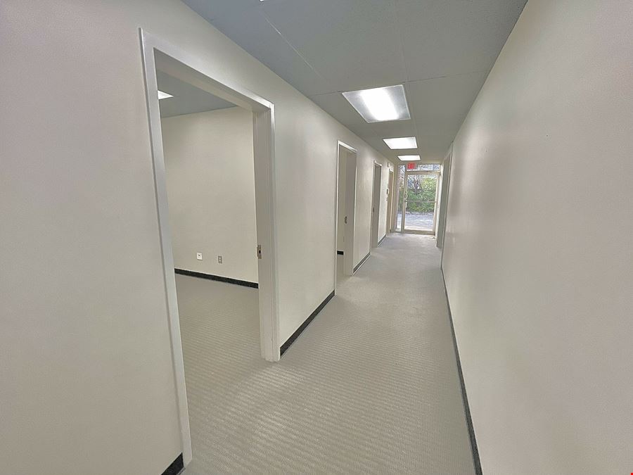 909 E Rolling Hills Dr Suite B
