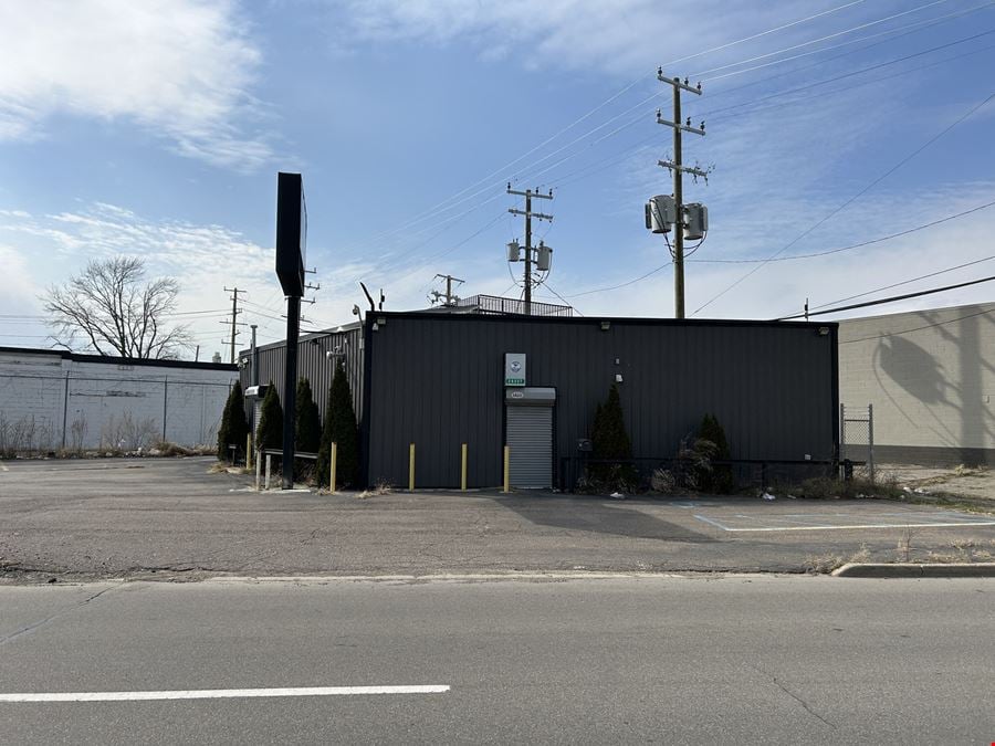 Detroit - Freestanding Retail/Industrial Building