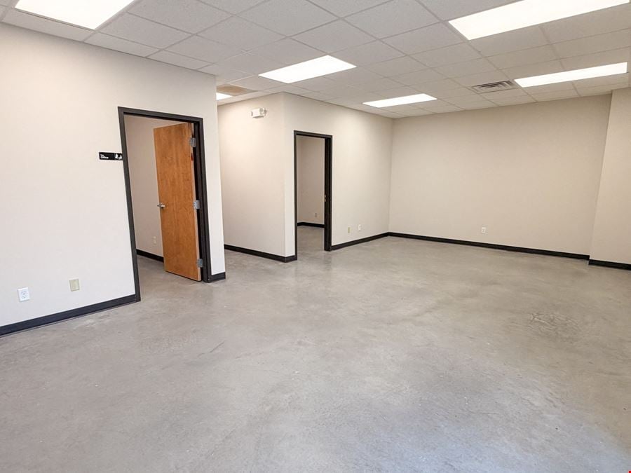 FOR LEASE: 5,850 SF Office/Warehouse