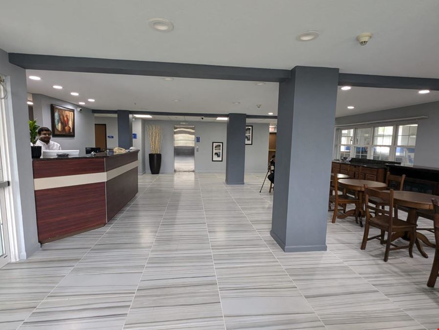BlissPoint Inn & Suites - Toledo, OH