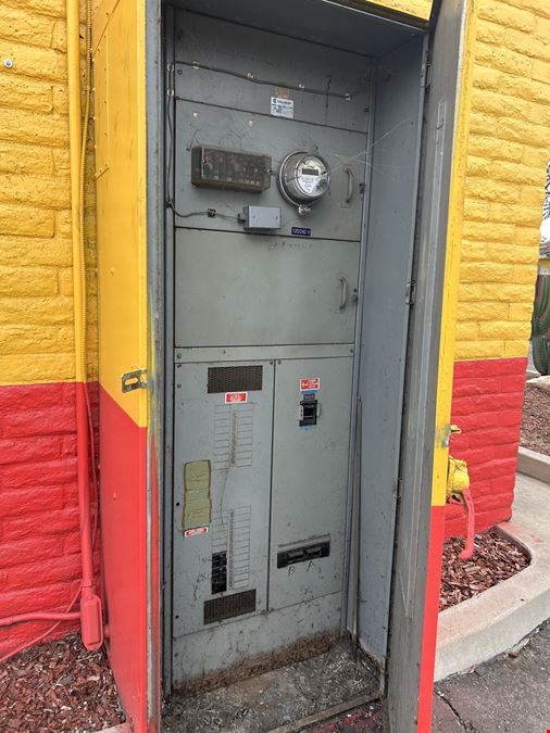 2nd Generation Owner/User Drive-Thru Restaurant Opportunity (Long Beach)