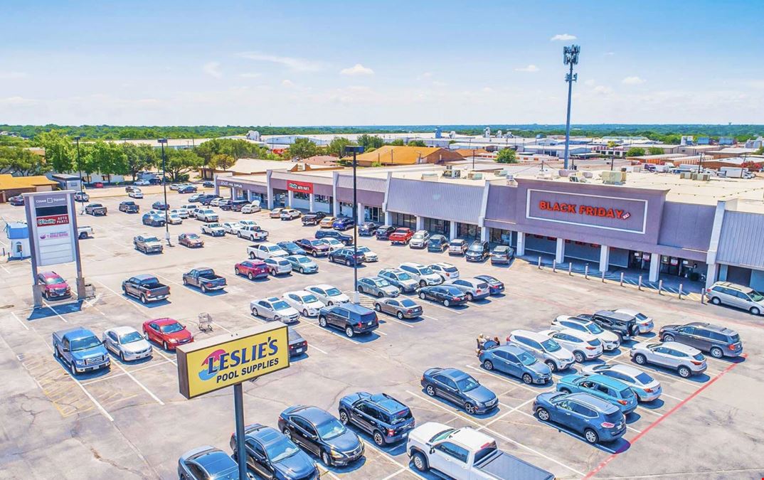 Prime 4,000 SF retail space available in a high-traffic, anchored shopping center on West Wheatland Road in Duncanville. The space joins a powerhouse co-tenancy headlined by a newly signed Planet Fitness 