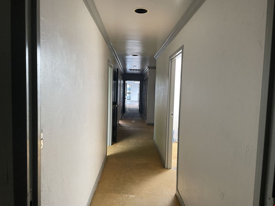 615 N Broadway