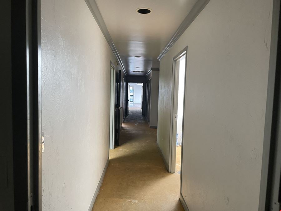 615 N Broadway