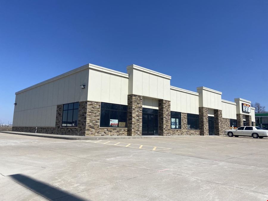 243 12th Avenue, East Moline, IL 1,500