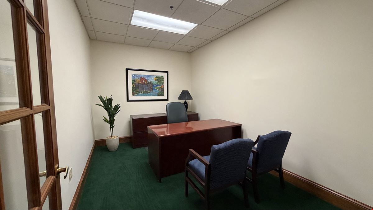 400 Commonwealth Ave #104C