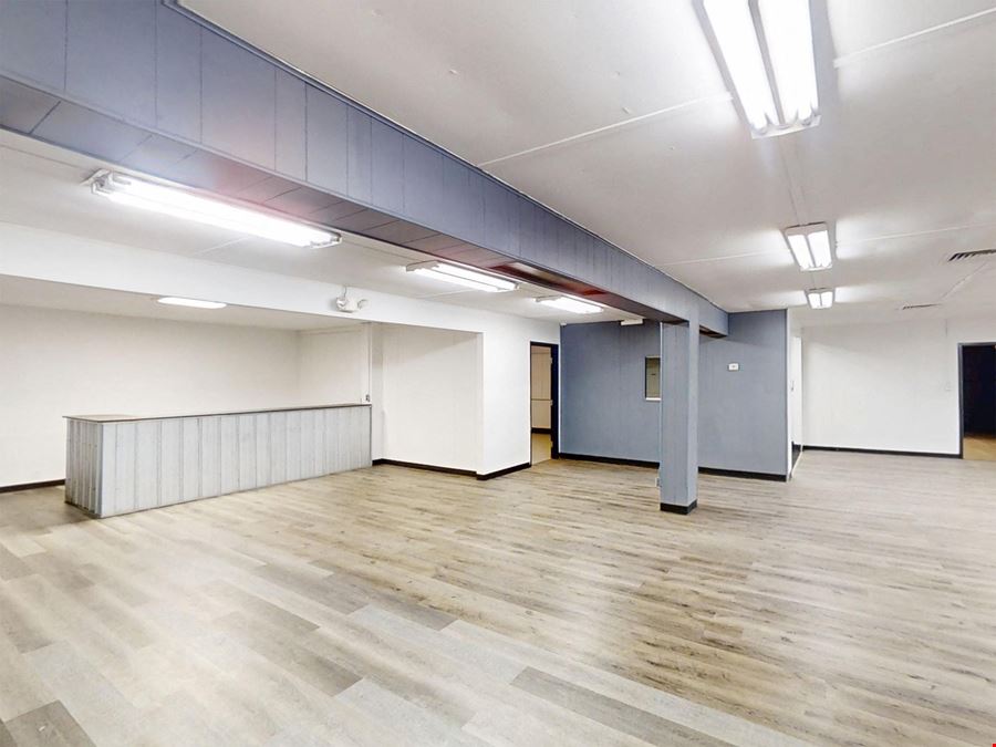 27,722± SF Mixed-Use Building