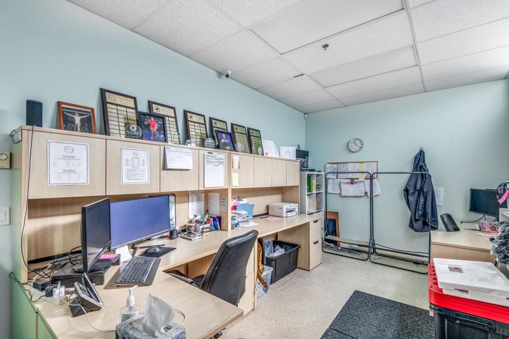 Units 4 & 5 20279 97 Avenue