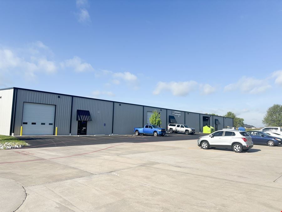 FOR LEASE: 5,850 SF Office/Warehouse
