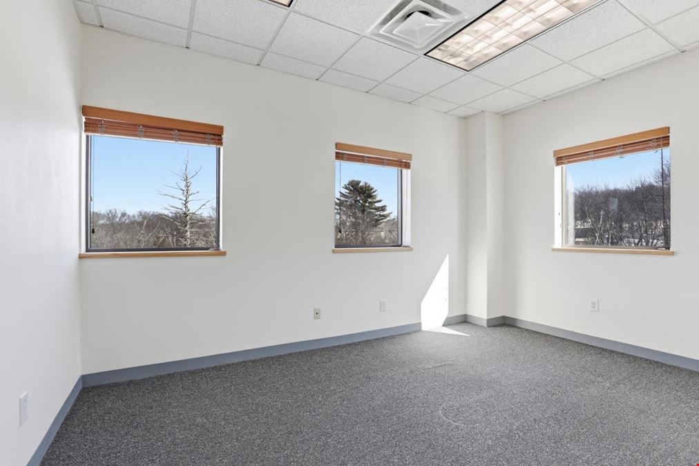 3,700sf Professional Office Suite for Lease in Rowley, MA