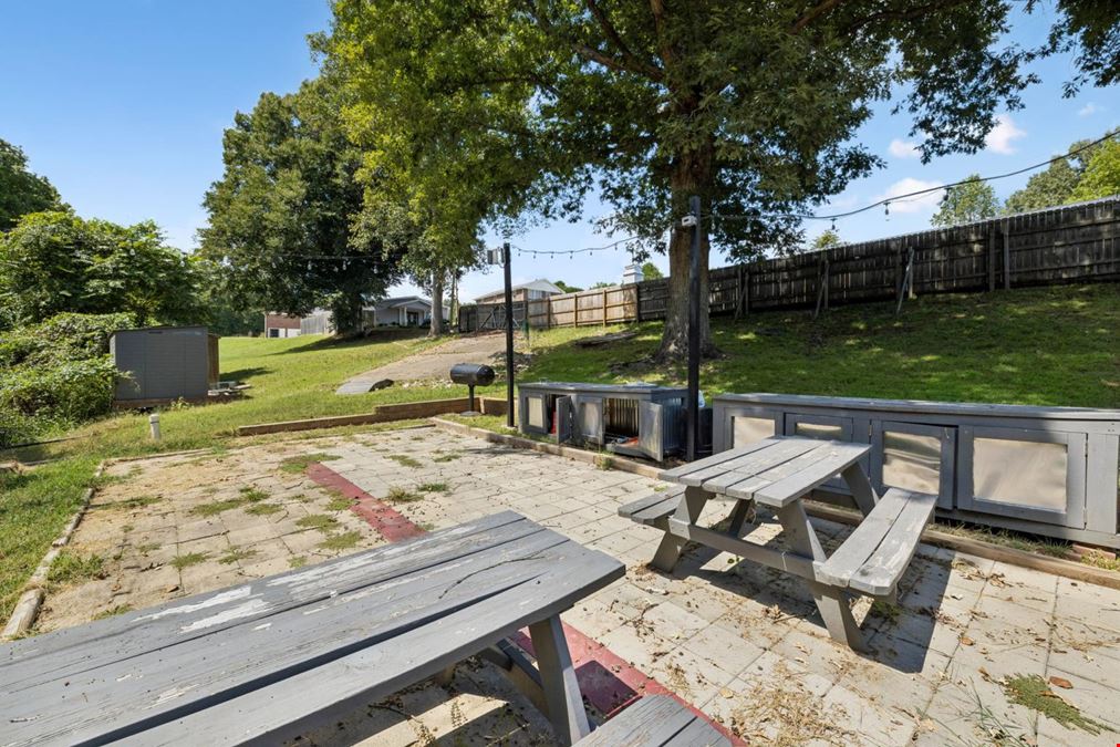 1001 Dotsonville Rd, Clarksville TN - Commercial Mixed Use