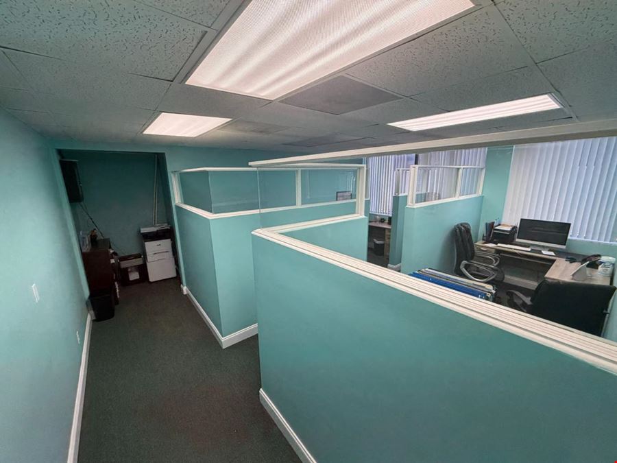 950 SF Suite 202 Professional and Medical Office Space